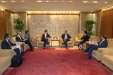 上海华谊（集团）公司总裁刘训峰与赢创德固赛大中华区总裁俞大海会面